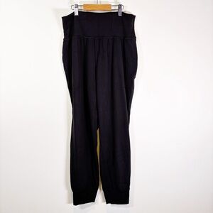 Athleta Salutation Jogger in Powervita Pants